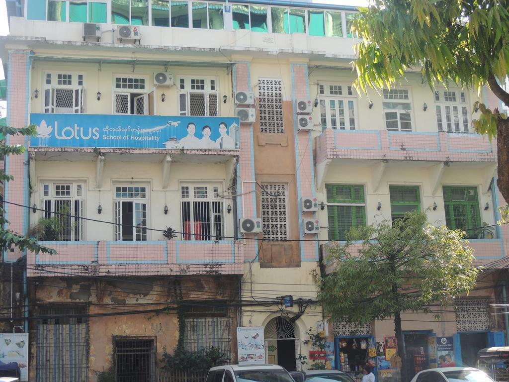 Lotus Bed & Breakfast Yangón Exterior foto
